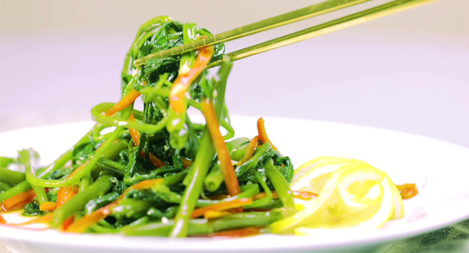 Fried water spinach