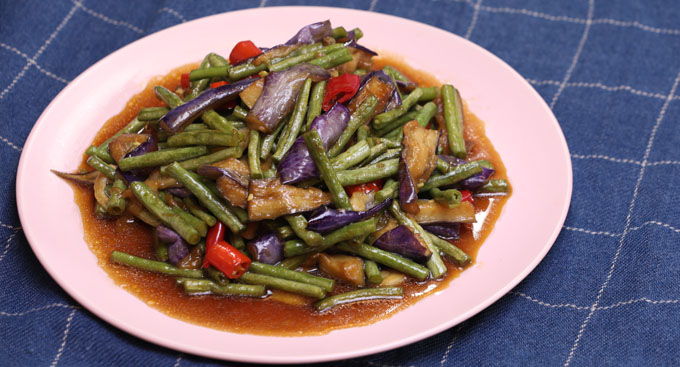 Fried eggplant with beans